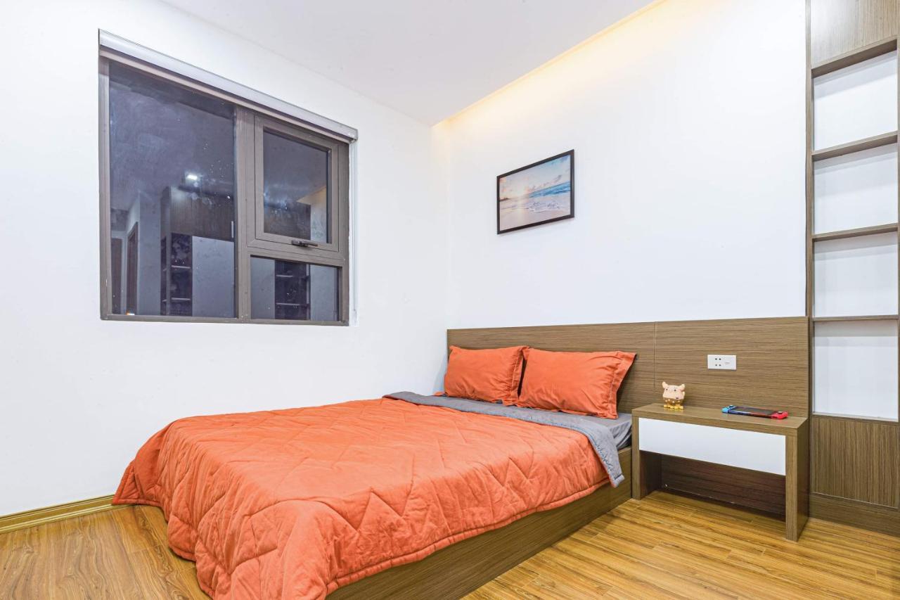 Sea View Balcony Retreat: My Khe Beach Proximity Apartment Da Nang