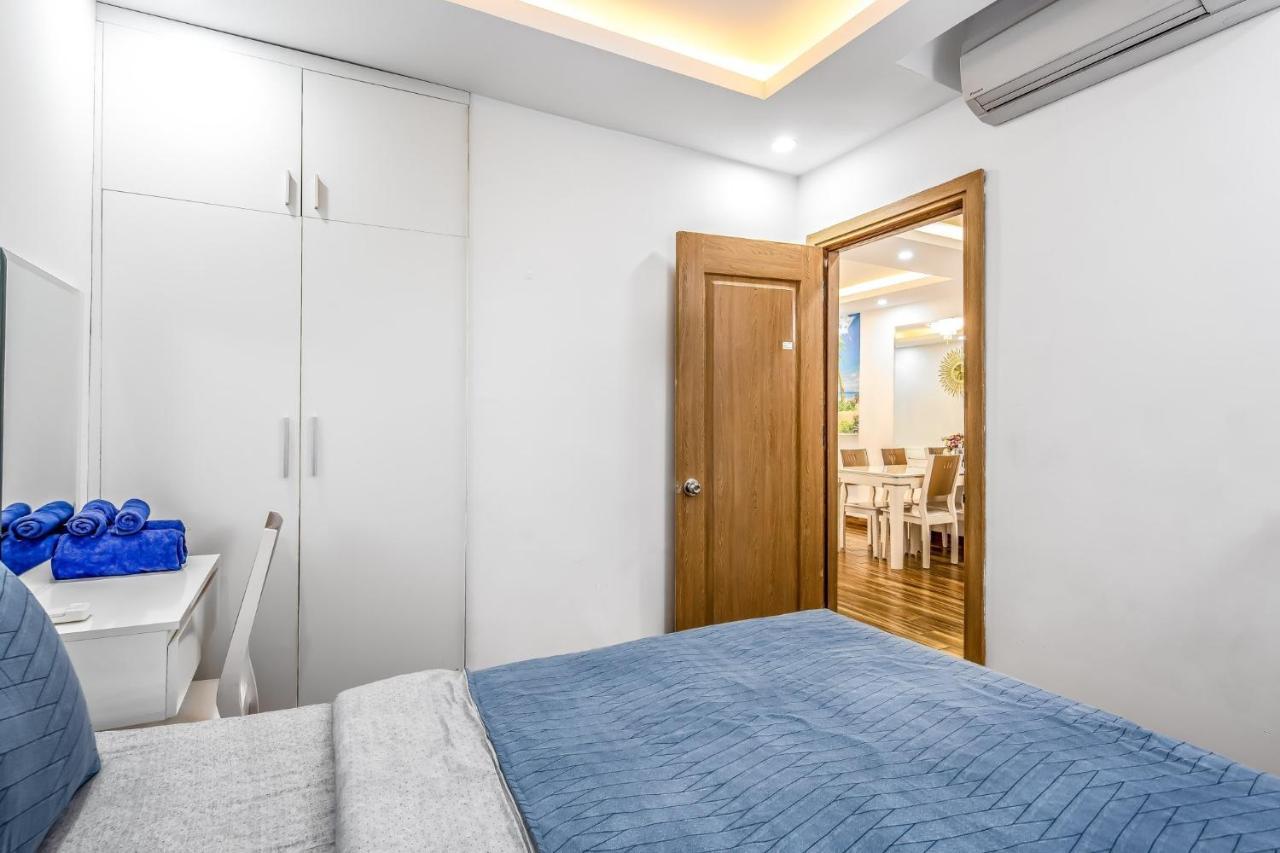 Sea View Balcony Retreat: My Khe Beach Proximity