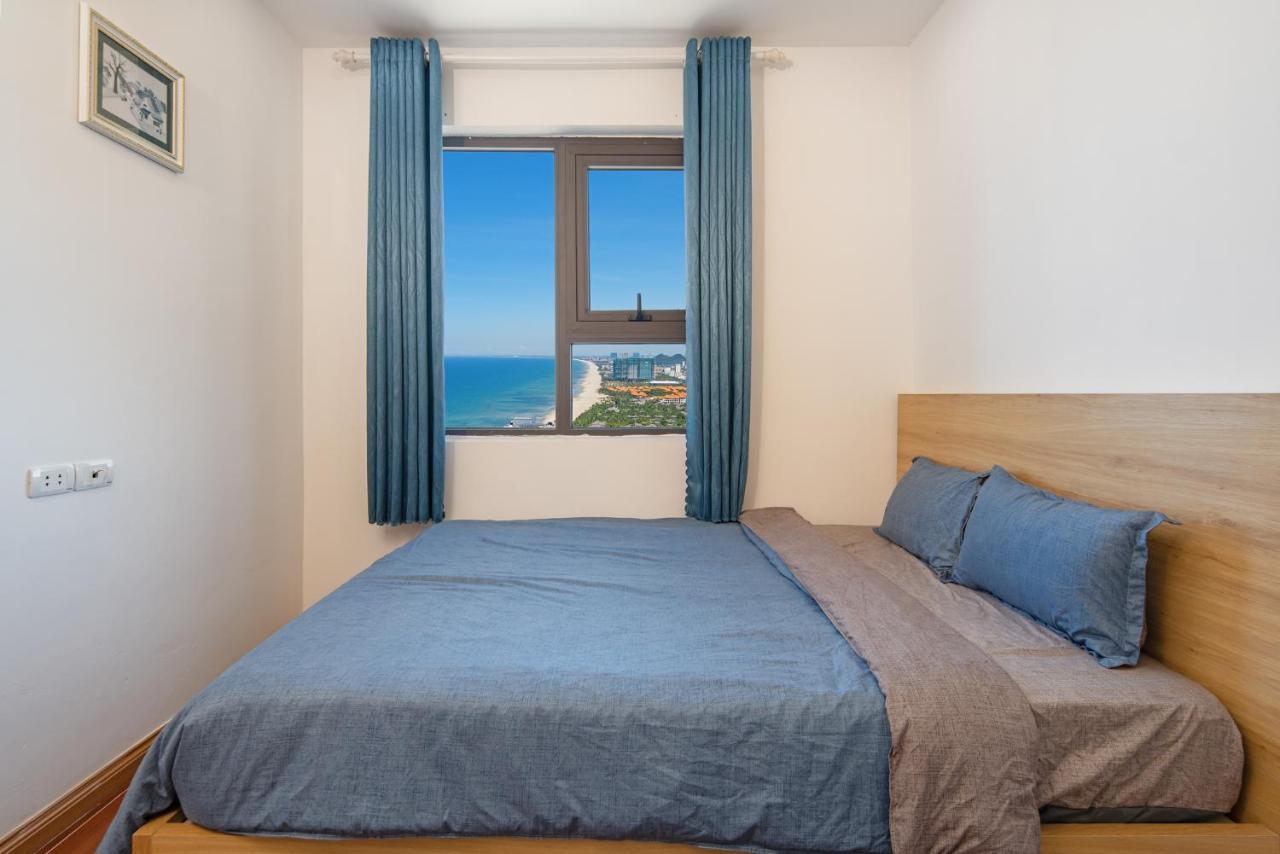 Sea View Balcony Retreat: My Khe Beach Proximity Apartment Da Nang