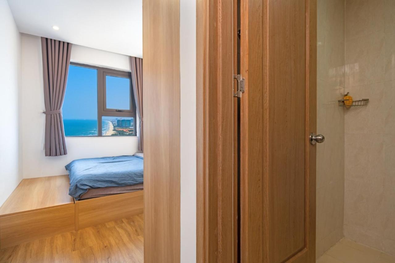 Sea View Balcony Retreat: My Khe Beach Proximity Apartment Da Nang