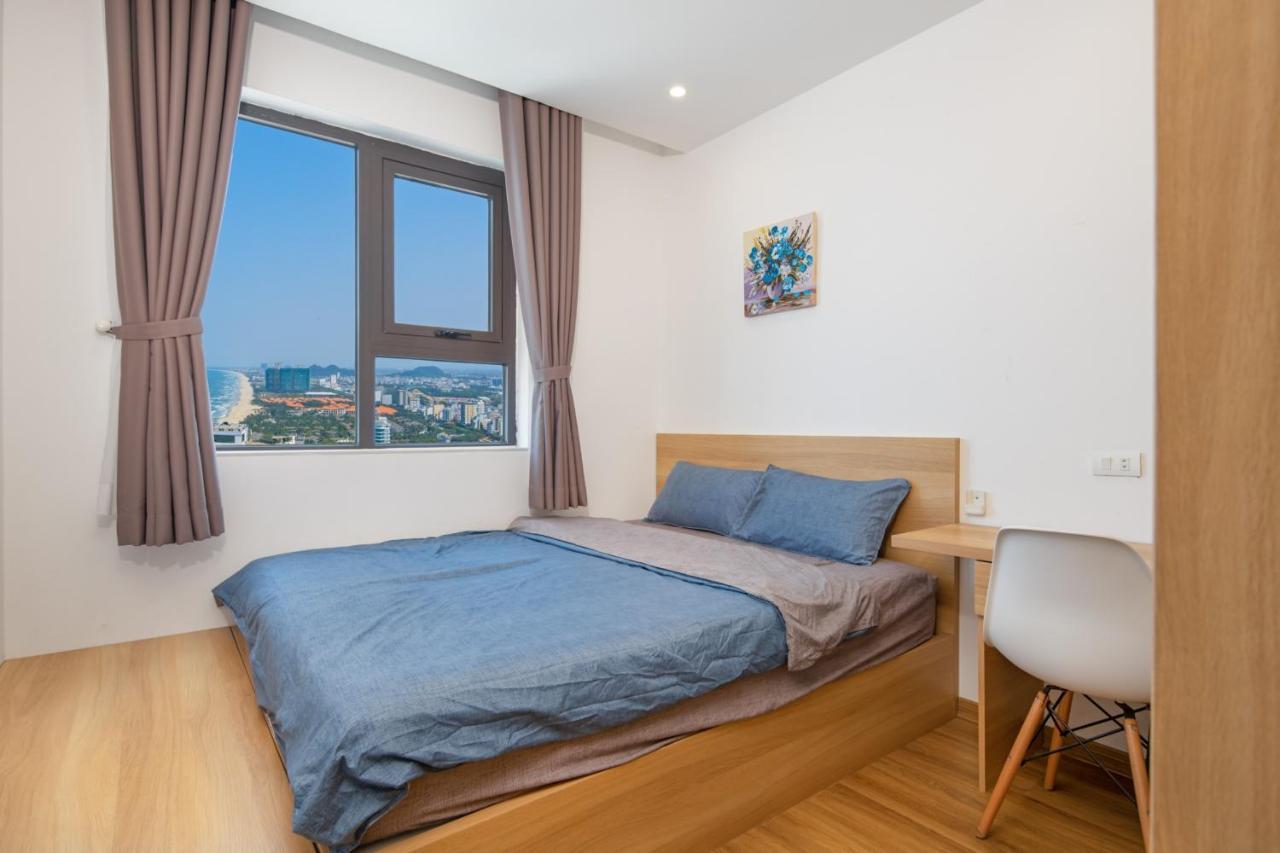 Apartment Sea View Balcony Retreat: My Khe Beach Proximity *