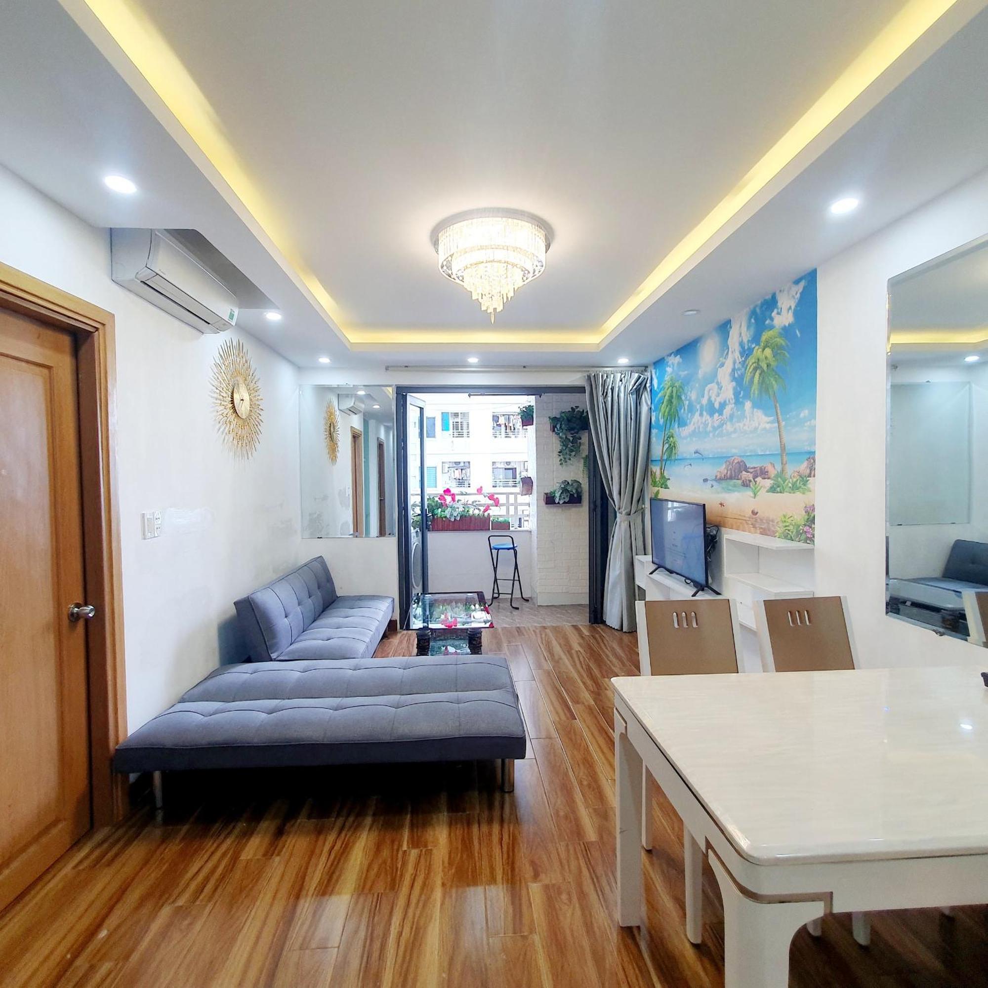 Apartment Sea View Balcony Retreat: My Khe Beach Proximity